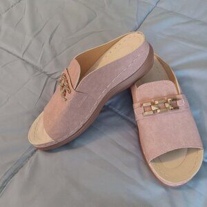 Clarks Bloomfield  sandals never worn
